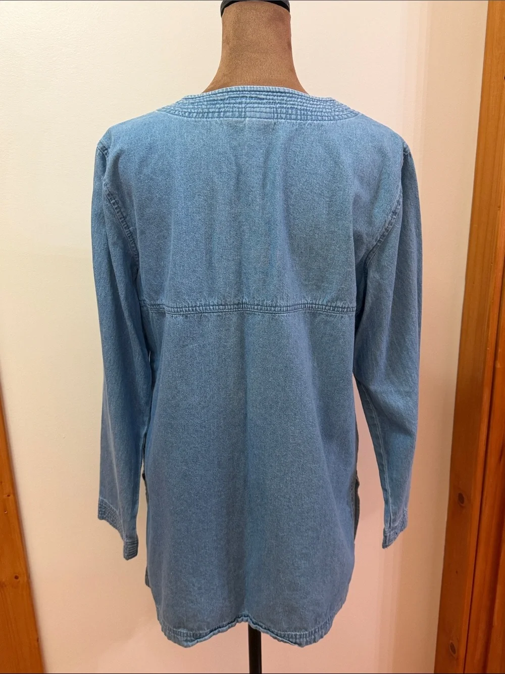 CAMI. 100% Cotton Blue Denim Long Sleeve Top. Size 12 or XL. Like New